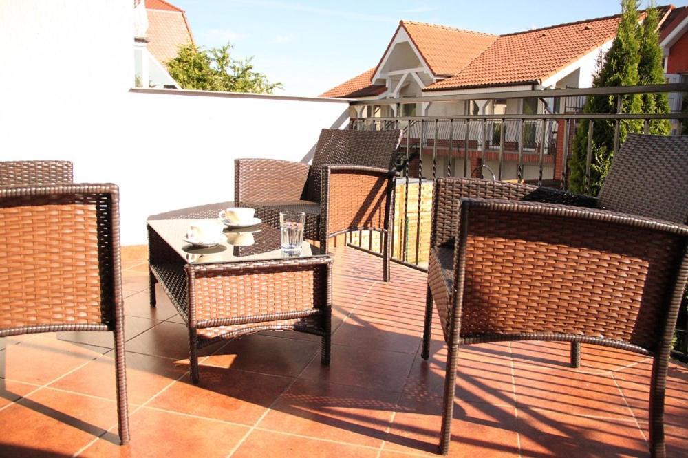 Apartamenty Eka Dom Goscinny 350M Do Plazy Rewal Exterior photo